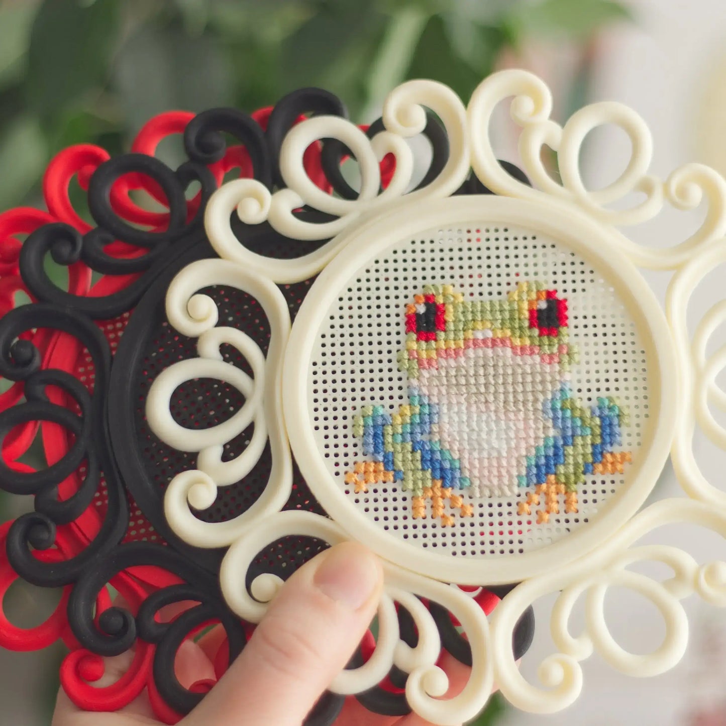 Cross Stitch Frame – Round Stitchable Cross Stitch Frame
