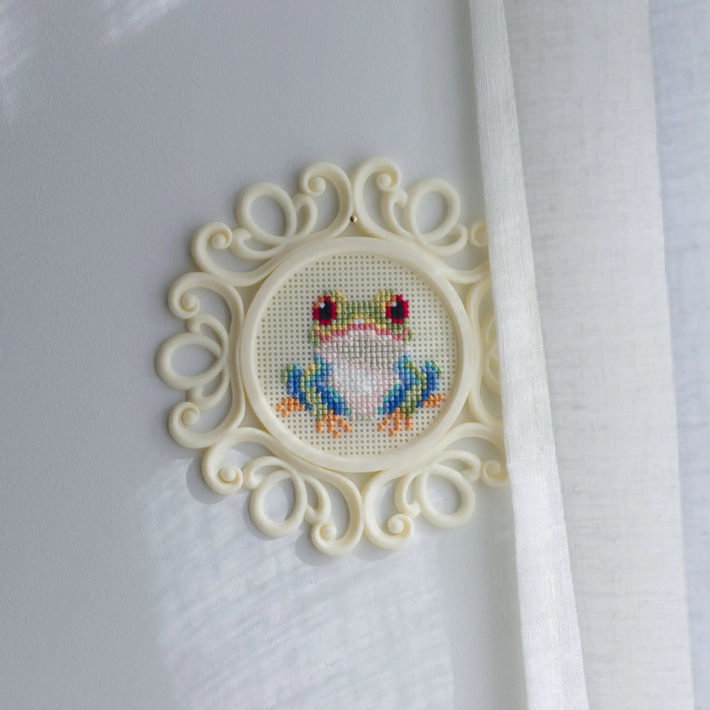 Cross Stitch Frame – Round Stitchable Cross Stitch Frame