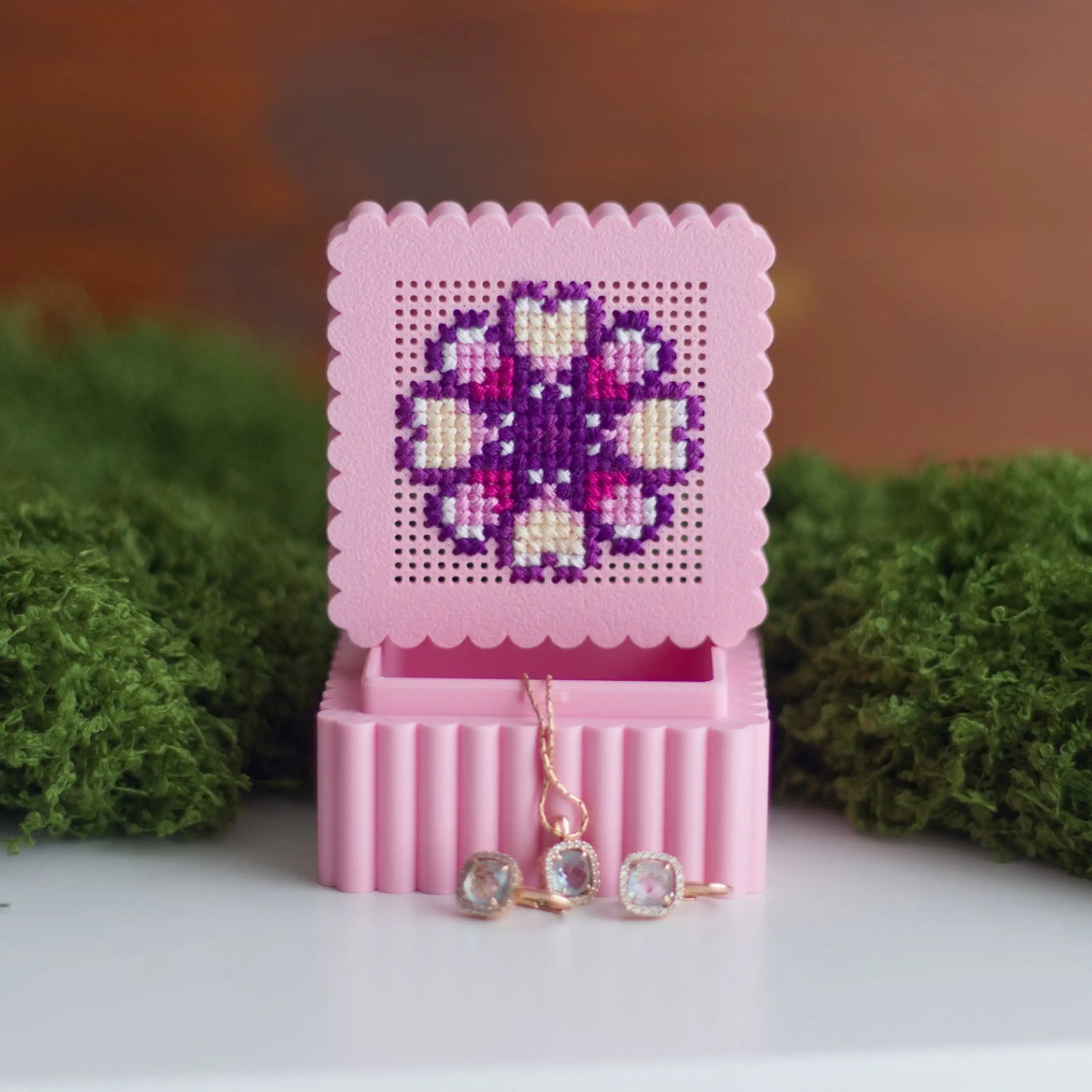 Square Cross Stitch Box – Stitchable Embroidery Base