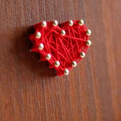 zoomed in string art heart detail