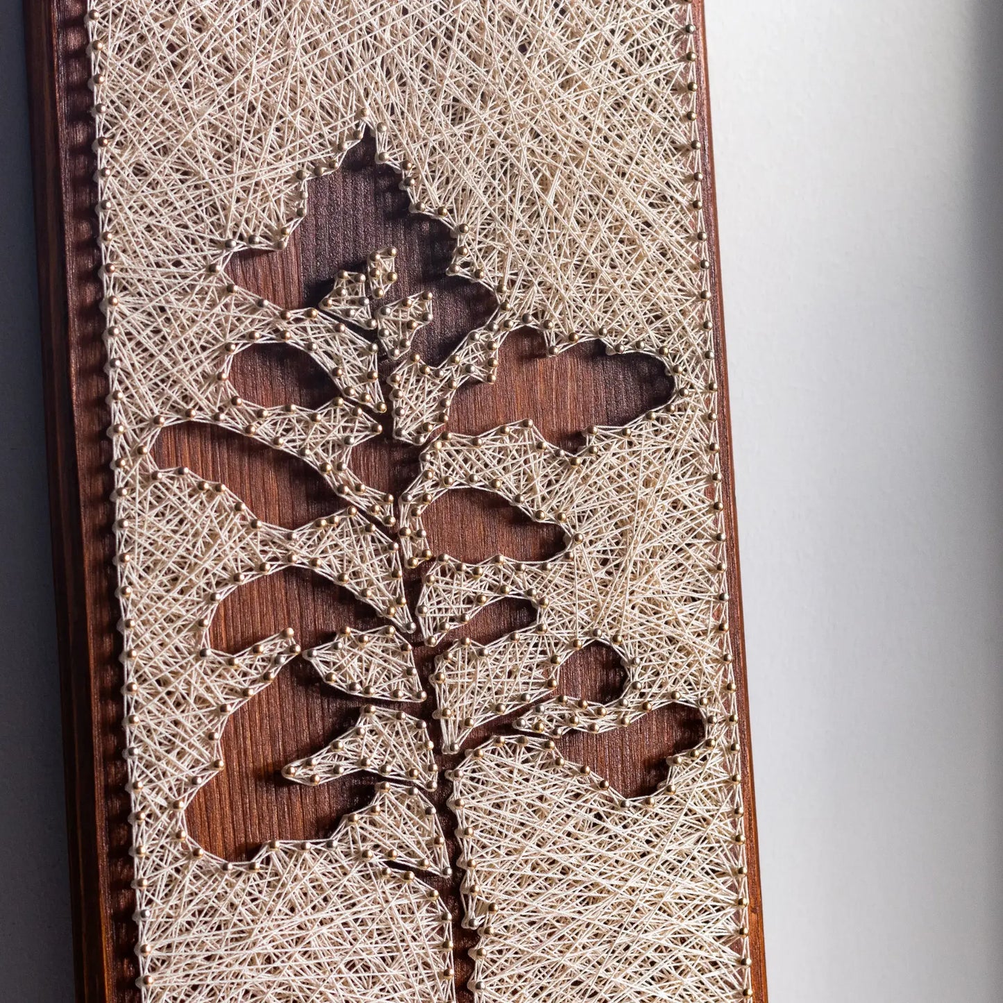 Beginner-Friendly Pine Tree String Art Pattern for Home Decor